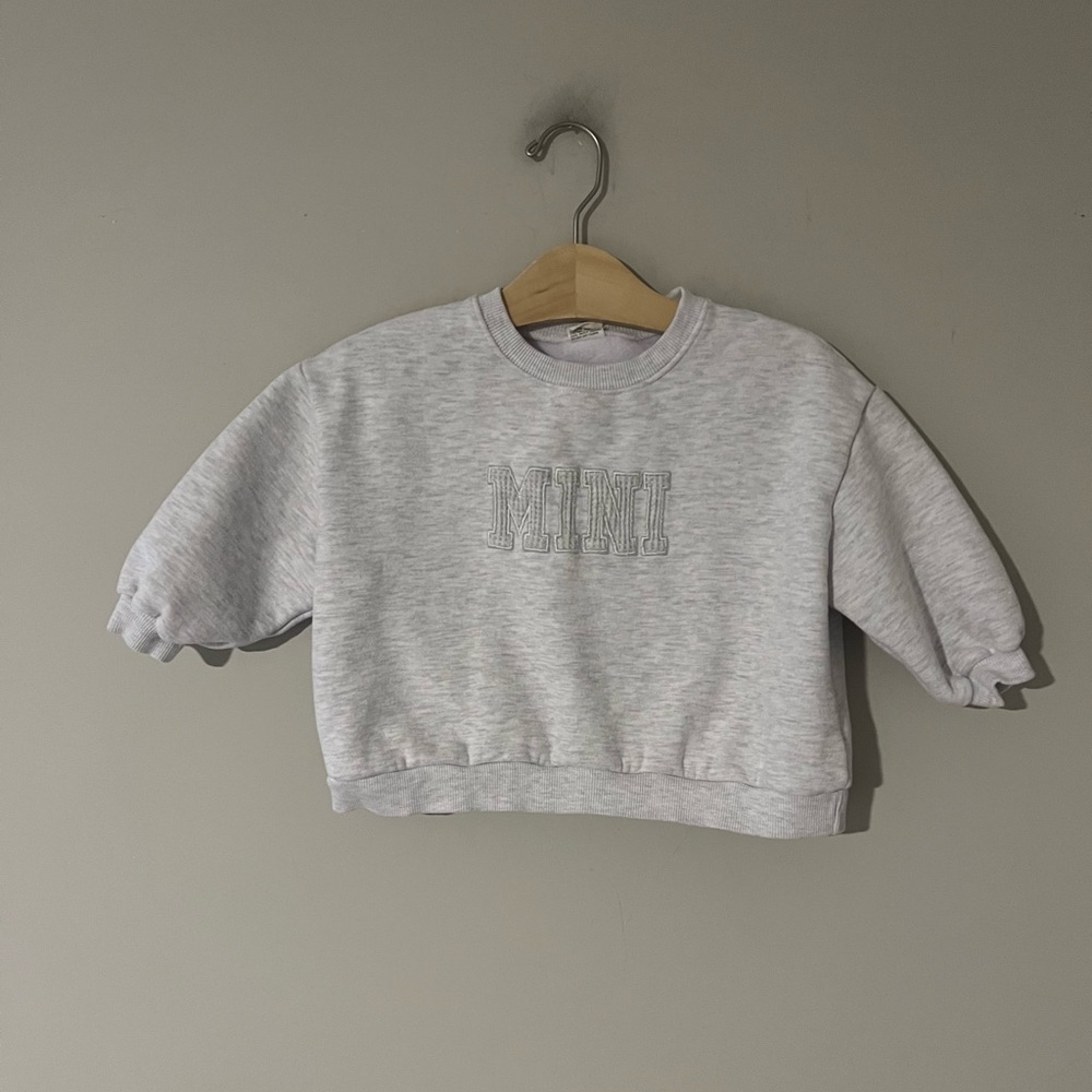 ADD ON FOR $18 At Noon “Mini” Gray Sweatshirt Medium (3-4Y) H&M Zara‎